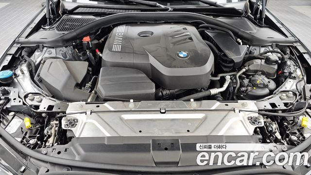 BMW 3-Series 320i
