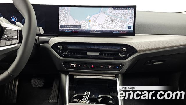 BMW 3-Series 320i