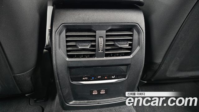 BMW 3-Series 320i
