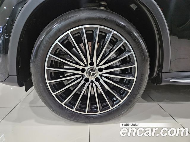 Mercedes-Benz GLC-Class GLC300 4MATIC AMG Line