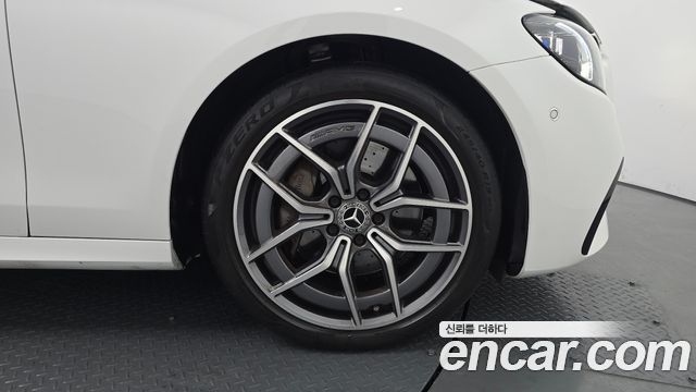 Mercedes-Benz E-Class E220d 4MATIC AMG Line