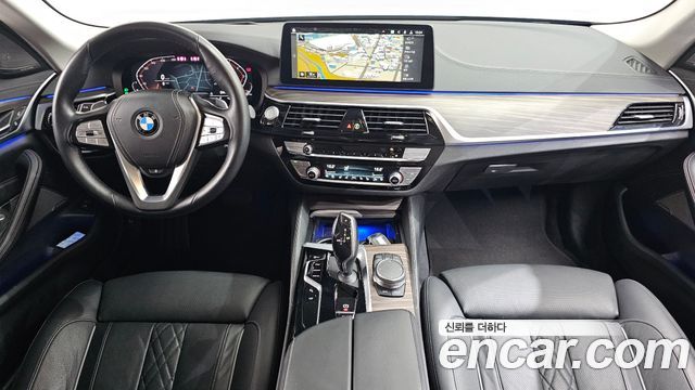 BMW 5-Series 530i Luxury