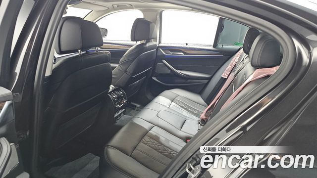 BMW 5-Series 530i Luxury