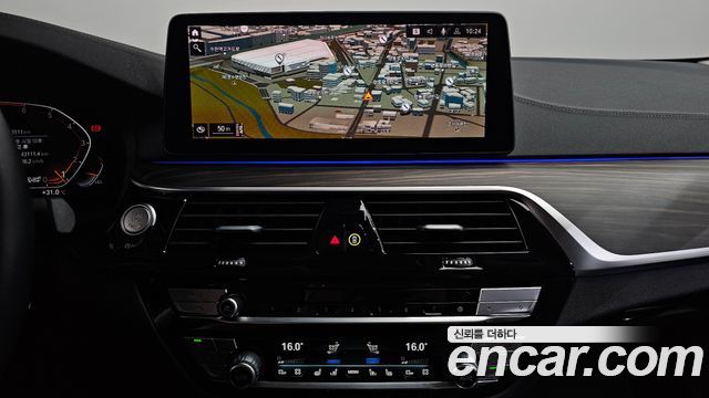 BMW 5-Series 530i Luxury