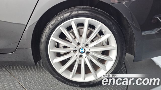 BMW 5-Series 530i Luxury