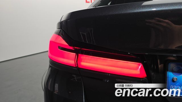 BMW 5-Series 530i Luxury