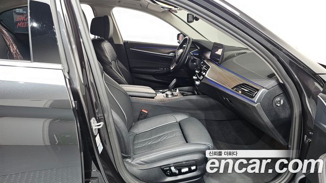 BMW 5-Series 530i Luxury