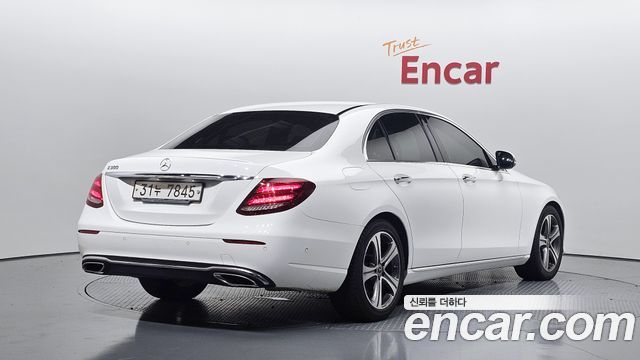 Mercedes-Benz E-Class E300 Avantgarde