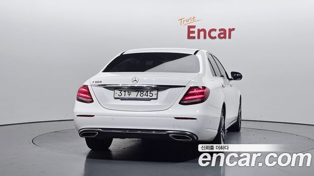 Mercedes-Benz E-Class E300 Avantgarde