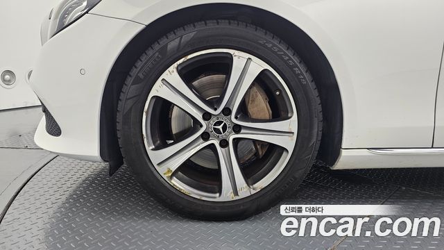 Mercedes-Benz E-Class E300 Avantgarde
