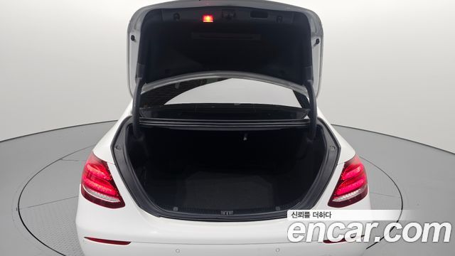 Mercedes-Benz E-Class E300 Avantgarde