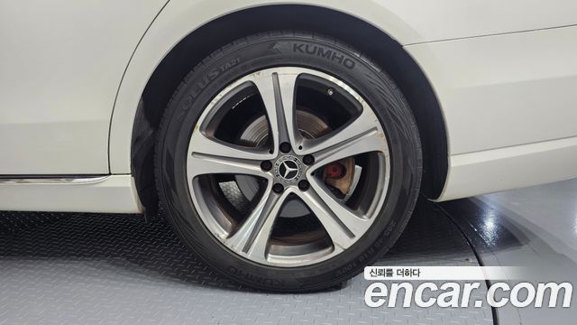 Mercedes-Benz E-Class E300 Avantgarde