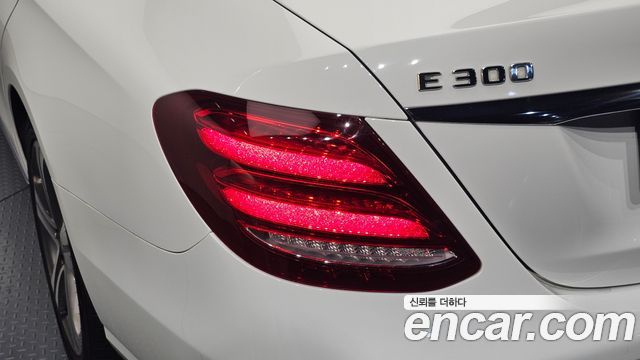 Mercedes-Benz E-Class E300 Avantgarde
