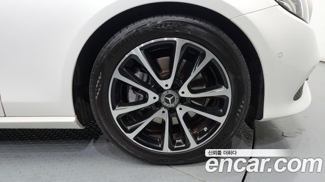 Mercedes-Benz E-Class E250 Avantgarde