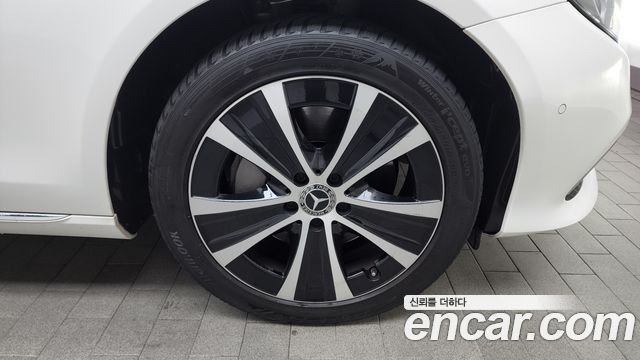 Mercedes-Benz E-Class E300e 4MATIC Exclusive