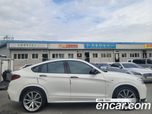 BMW X4 M40i