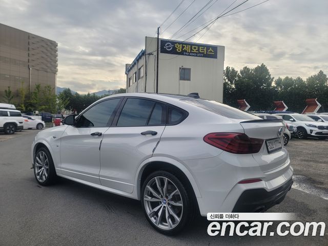 BMW X4 M40i