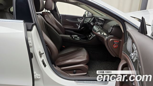 Mercedes-Benz CLS-Class CLS300d AMG Line