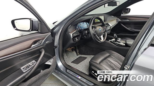 BMW 5-Series 530i xDrive M Sport Package Plus