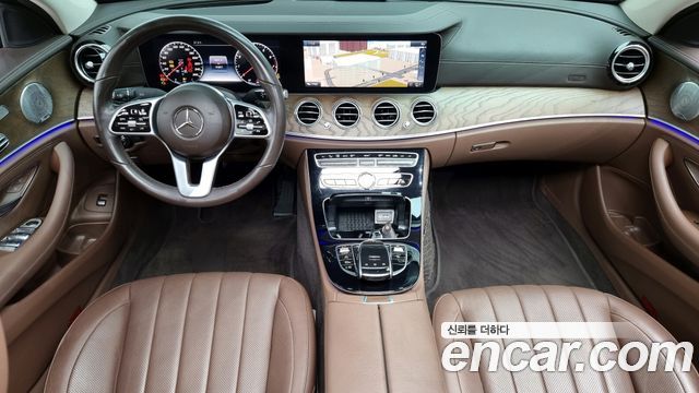 Mercedes-Benz E-Class E300 4MATIC Exclusive