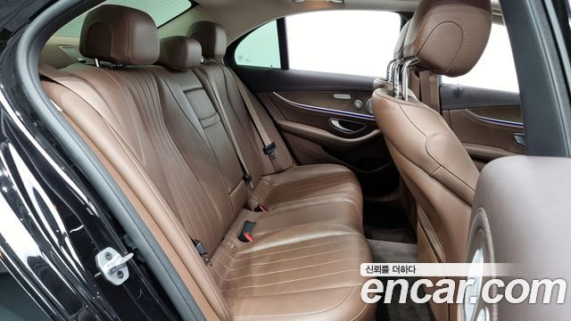 Mercedes-Benz E-Class E300 4MATIC Exclusive