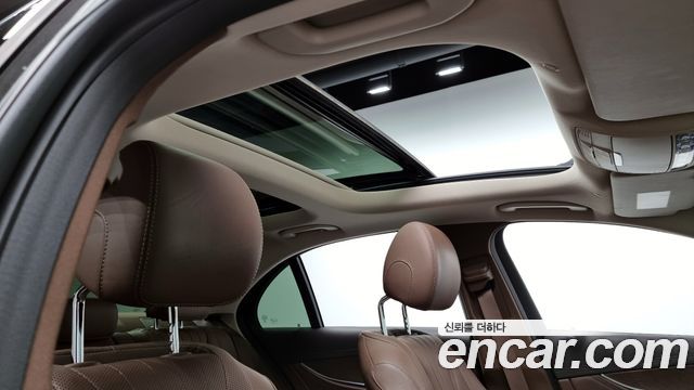 Mercedes-Benz E-Class E300 4MATIC Exclusive