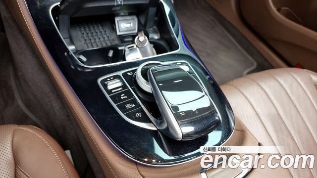 Mercedes-Benz E-Class E300 4MATIC Exclusive
