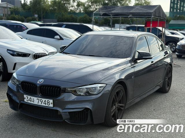 BMW 3-Series 330i M Sport Shadow