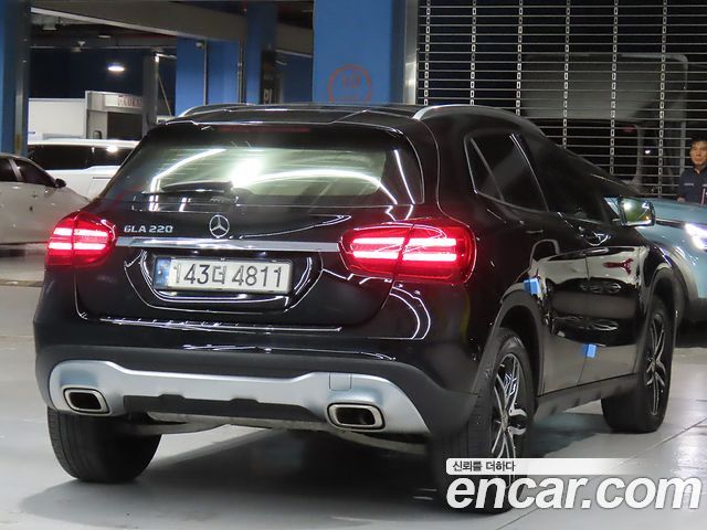 Mercedes-Benz GLA-Class GLA220 Premium