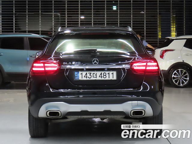 Mercedes-Benz GLA-Class GLA220 Premium