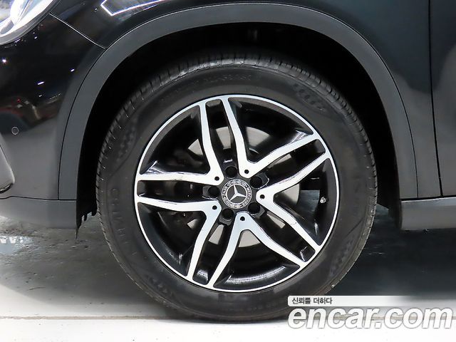 Mercedes-Benz GLA-Class GLA220 Premium