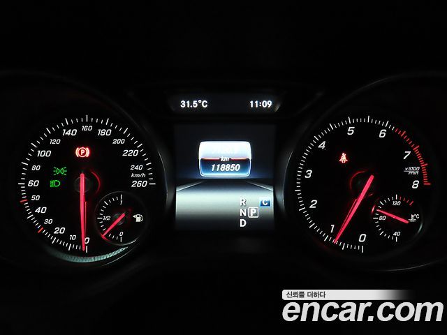 Mercedes-Benz GLA-Class GLA220 Premium