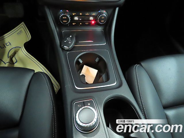 Mercedes-Benz GLA-Class GLA220 Premium