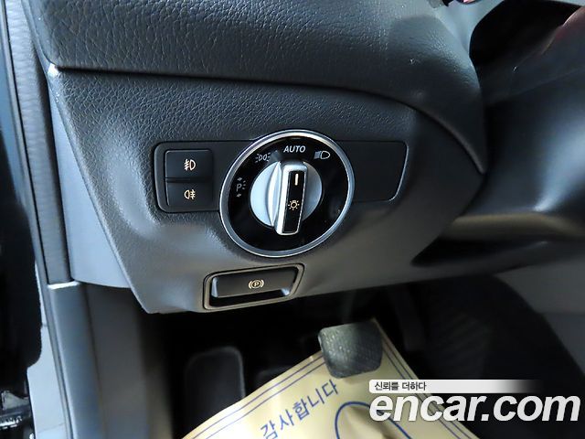 Mercedes-Benz GLA-Class GLA220 Premium