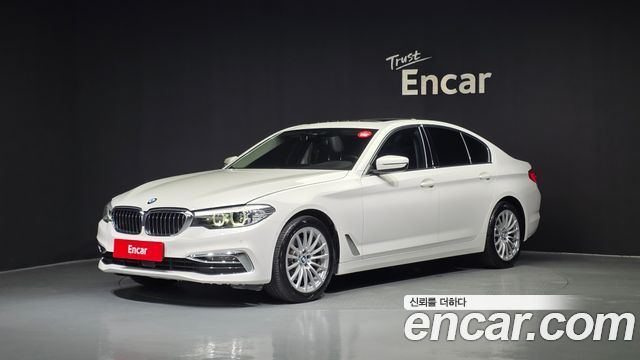 BMW 5-Series 520i Luxury