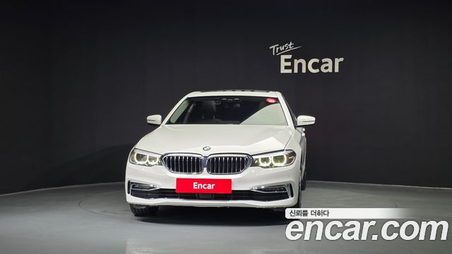 BMW 5-Series 520i Luxury