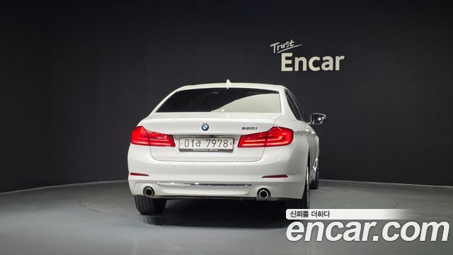 BMW 5-Series 520i Luxury