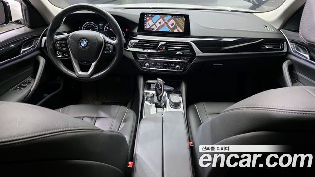 BMW 5-Series 520i Luxury