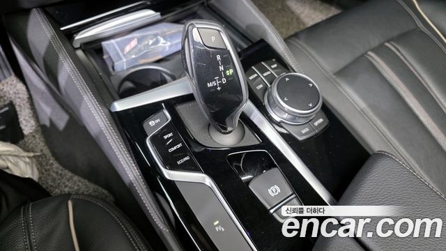 BMW 5-Series 520i Luxury