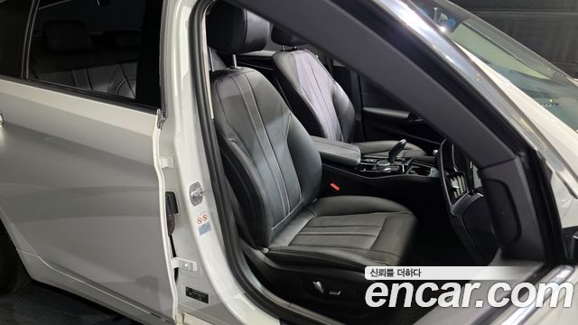 BMW 5-Series 520i Luxury