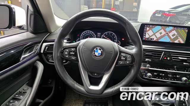 BMW 5-Series 520i Luxury