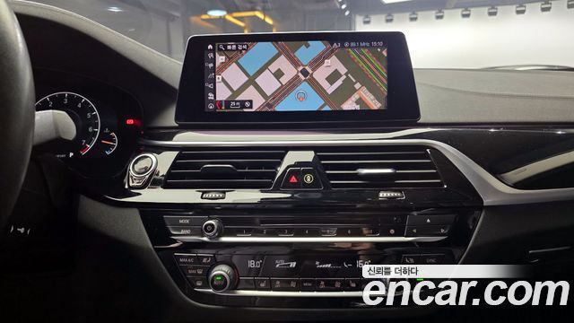 BMW 5-Series 520i Luxury