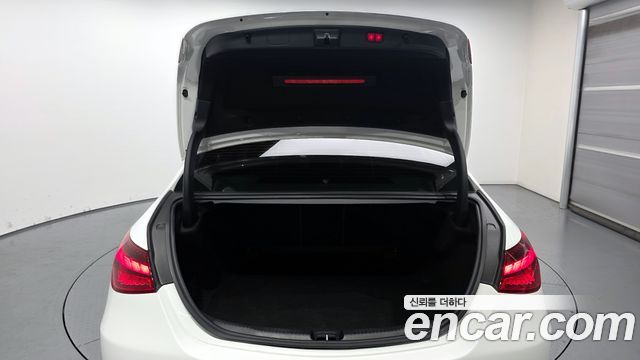 Mercedes-Benz C-Class C300 4MATIC Avantgarde