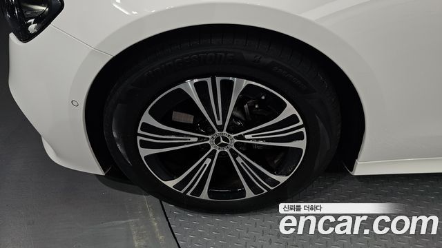 Mercedes-Benz E-Class E200 Avantgarde