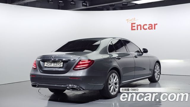 Mercedes-Benz E-Class E220d Exclusive
