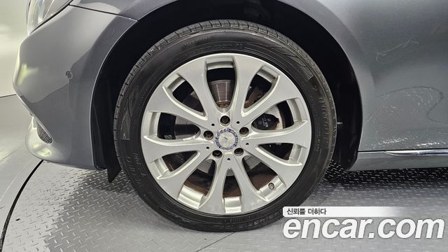 Mercedes-Benz E-Class E220d Exclusive