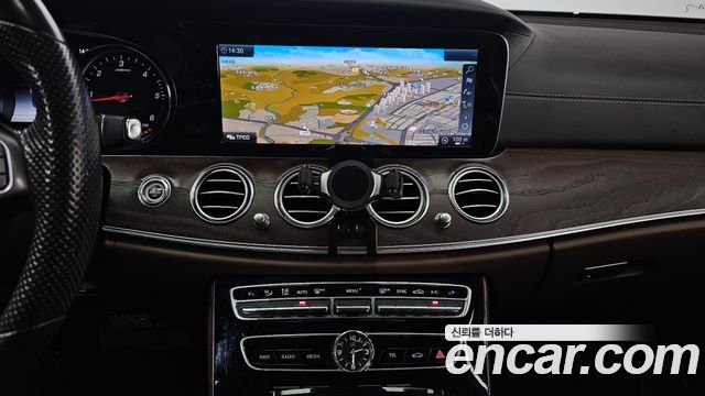 Mercedes-Benz E-Class E220d Exclusive