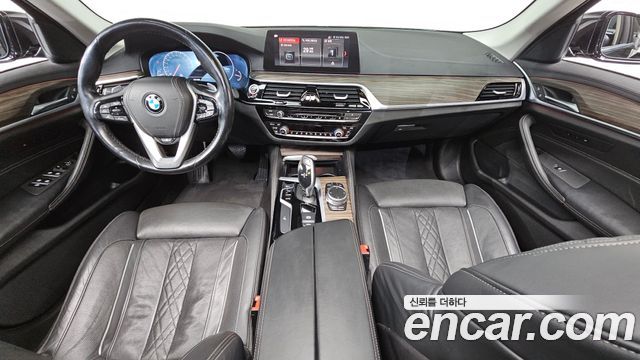 BMW 5-Series 530i xDrive Luxury Plus