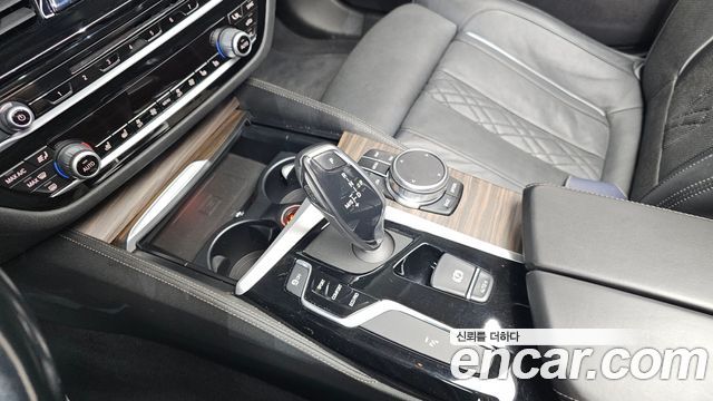 BMW 5-Series 530i xDrive Luxury Plus