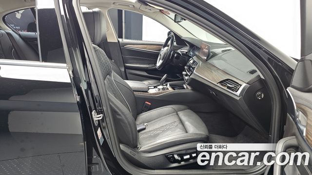BMW 5-Series 530i xDrive Luxury Plus